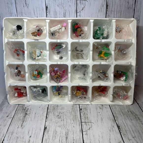 LEGO Friends 41706 24 Mini Builds from 2022 Advent Holiday Calendar - Picture 1 of 9